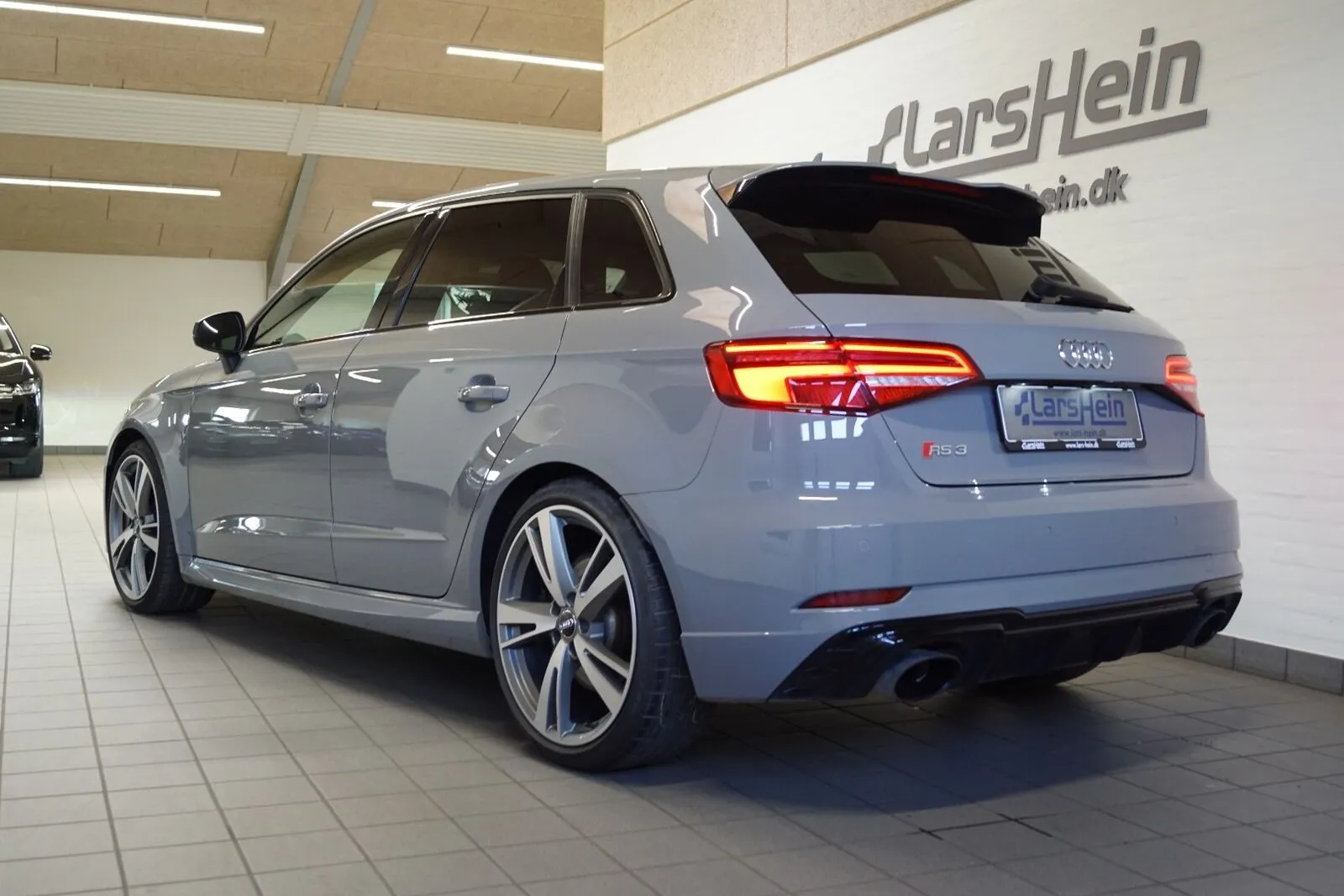 Audi RS3 2,5 TFSi Sportback quattro S-tr. 5d Image 3