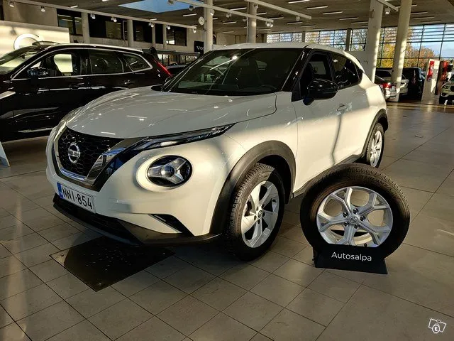 Nissan Juke DIG-T 117HP 6MT N-Connecta/TAKUU 24KK/40TKM Image 3