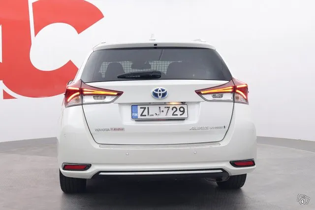 Toyota Auris Touring Sports 1,8 Hybrid Premium - PUOLINAHAT  Image 4