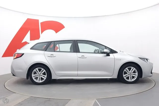 Toyota Corolla Touring Sports 2,0 Hybrid Active - 1. Omistaj Image 6