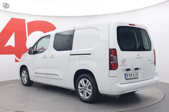 Toyota Proace L2 Premium 50 kWh 5-ovinen - Uusi auto heti to Image 3